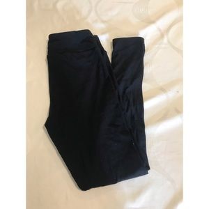 Never Worn OS Lularoe Leggings Black!
